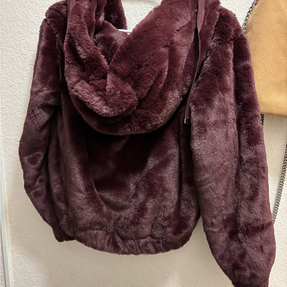 SOLD SOLD SOLDPlush Burgundy Faux Fur Jacket Philosophy - Picture 3 of 4